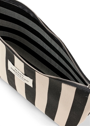 Knit stripe hilden toilet bag Black/White Mads Nørgaard 